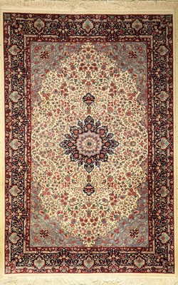 Kerman, China, ca. 40 Jahre, Korkwolle, ca.267 x 278 cm, EHZ: 2-3