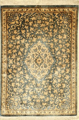 Seiden Ghom fein (Signiert), Persien, ca. 30 Jahre, reine Naturseide, ca. 80 x 56 cm, sehr feine Qualität, EHZ: 2
