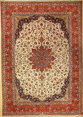 Feiner Esfahan (Signiert), Persien, ca. 30 Jahre, Korkwolle auf Seide, ca. 359 x 255 cm, feine Qualität, harmonische Farben, EHZ: 2, edel und ...