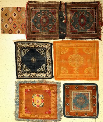 (6 Lots) 6x Tibetische "Sitzmatten" alt/antik, Tibet, um 1890-1920, Wolle/Wolle. (Aus der Sammlung Drs.Koos de Jong).