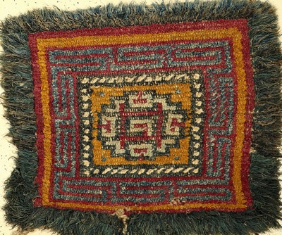 Wangden Drumtze antik, Tibet, um 1890, Wolle auf Wolle, ca. 87 x 70 cm, aus der Sammlung Koos de Jong, EHZ: 3-4.