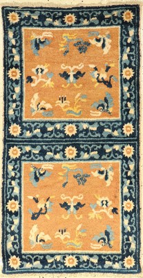 Ning-Hsia "Sitzmatte" antik, China, 19.Jhd., Wolle auf Baumwolle, ca. 110 x 48 cm,EHZ: 2-3. Sammlung Koos de Jong