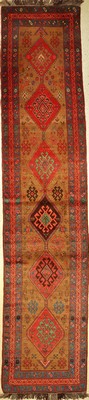 Kurdischer Läufer, Persien, um 1940, Wolle auf Wolle, ca. 465 x 103 cm, EHZ: 2-3