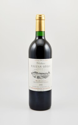 1 Flasche 1995 Rauzan-Segla, Margaux, Grand Cru Classe, ca. 75 cl, 13 % Vol., Füllstand: ca. into neck, Etikett l. beschmutzt, unverkostet, ...