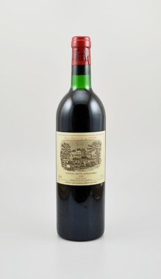 1 Flasche 1980 Chateau Lafite Rothschild, Pauillac, Premier Grand Cru Classe, ca. 75 cl, Füllstand: ca. into neck, hervorragender Erhaltungszustand, ...