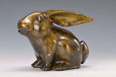 Gernot Rumpf, geb. 1941 Kaiserslautern, Hase in stiltypischer Haltung, Bronzeskulptur,frontal konzipiert, in stiltypischer fantastischer Manier des ...