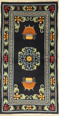 Tibet, ca. 40 Jahre, Wolle auf Baumwolle, ca. 171 x 91 cm, EHZ: 2