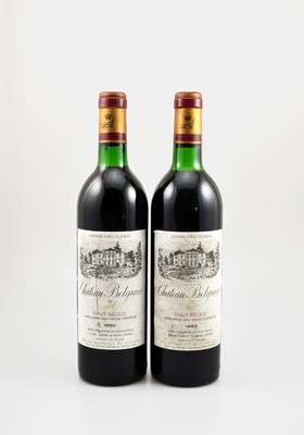 2 Flaschen 1982 Chateau Belgrave, Haut-Medoc, je ca. 75 cl, Füllstände: je ca. top shoulder, Etiketten l. beschmutzt, unverkostet, Provenienz: Aus ...