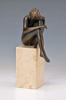 Bruno Bruni, geb. 1935 Gradara, kleine Venus, Bronzeskulptur auf Marmorsockel, sign., num., ca. 18x8,5 cm