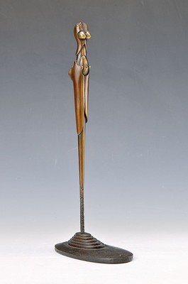 Paul Wunderlich, Eberswalde 1927-2010 Saint Pierre-de-Vassols, Stele, Frau, Bronzeskulptur , sign., num. Gießerstempel, H. ca. 37 cm