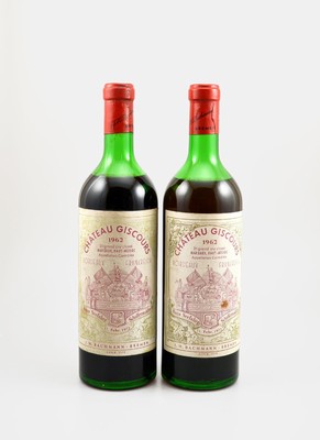 2 Flaschen 1962 Chateau Giscours, 'J.H. Bachmann - Bremen' Schaffermahlzeit 1972 , Füllstände: je ca. upper mid shoulder, Etiketten z.T. ...