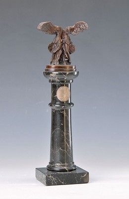 Salvador Dali, 1904-1988, Bronzeskulptur, "Double victoire de Samothrace", auf der Plinthe signiert und num. Silbermedaillon mit Stempel ...