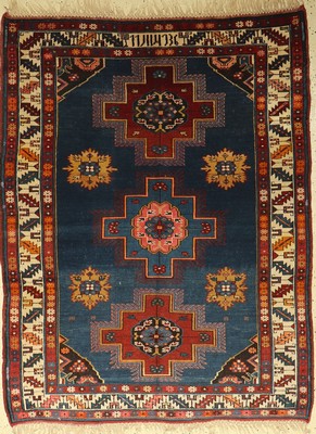 Kazak alt, Kaukasus, um 1920, Wolle auf Wolle, ca. 165 x 129 cm, EHZ: 4