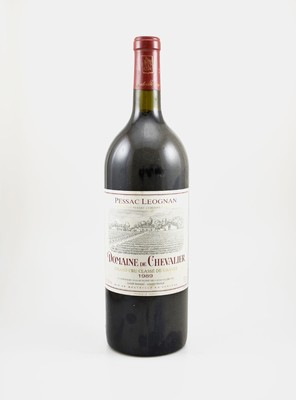 1 Magnumflasche 1989 Domaine de Chevalier, Pessac-Leognan, Grand Cru Classe de Graves, ca. 150 cl, 12 % Vol., Füllstand: into neck, guter ...