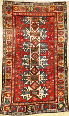 Großer Kasak antik, Kaukasus, Lesghi Sterne, 19.Jhd., Wolle auf Wolle, ca. 300 x 180 cm, selten, EHZ: 4, kleiner Riss.