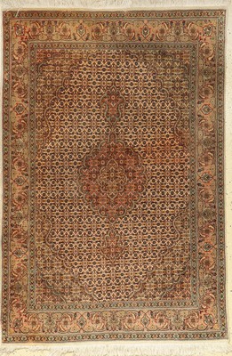 Täbriz fein, Persien, ca. 40 Jahre, Korkwolle mit Seide, ca. 150 x 100 cm, EHZ:2-3Mottenfraß am Rand