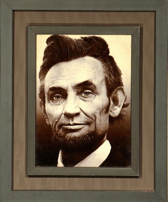 Täbriz fein (Abraham Lincoln), Persien, ca. 10 Jahre alt, Korkwolle auf Seide, ca. 48 x 35 cm, EHZ: 1-2. Mit schwarzen Holzrahmen.