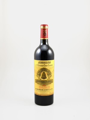 6 Flaschen 1999 Chateau Angelus Saint-Emilion Grand Cru, 1er Grand Cru Classe "A", je ca. 75 cl, 13,5 % Vol., Füllstände: je ca. into ...
