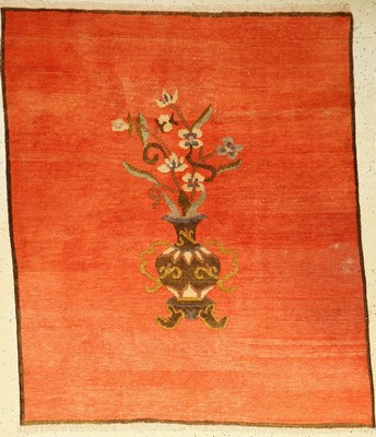Mongolai alt, um 1940, Wolle auf Baumwolle,ca. 155 x 132 cm, EHZ: 3 (Gebrauchsspuren).