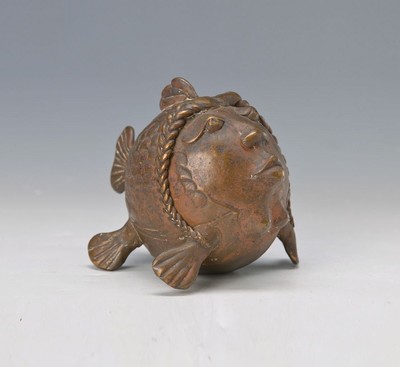 Gernot Rumpf, geb. 1941 Kaiserslautern, Tochter Fisch, Bronzeskulptur aus den 1980er Jahren, signiert, H. ca. 12cm