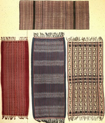 (4 Lots) Indonesische Textilien antik, Indonesien, Ende 19.Jhd./Anfang 20.Jhd., Wolle/Baumwolle. Selten, Sammlerstück, ca. 184 x 78 cm, ca. 164 x ...