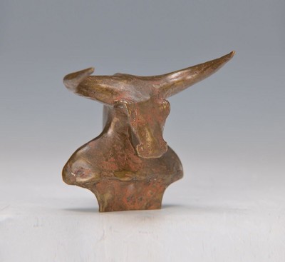 Gernot Rumpf, geb. 1941, Minotaurus, Bronzefigur, monogrammiert, ca. 8.5 x 8.5 cm