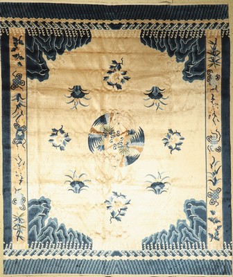 China Seide, ca. 40 Jahre, Naturseide, ca. 294 x 247 cm, EHZ: 3(Flecken)