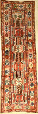 Kasak antik, Kaukasus, um 1890, Wolle auf Wolle, ca. 317 x 111 cm, Schildmuster, EHZ: 2-3