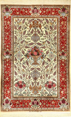 Feiner Esfahan "Tochiany" (Signiert), Persien, ca. 20.Jahre alt, Korkwolle mit und auf Seide, ca. 239 x 151 cm, EHZ: 1-2. Sehr hochwertig, ...