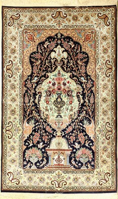 Feiner Esfahan "Kasiri" (Signiert), Persien, ca. 40 Jahre alt, Korkwolle mit und auf Seide, ca. 230 x 144 cm, EHZ: 2, ca. 1.Mio Kn/Qm.