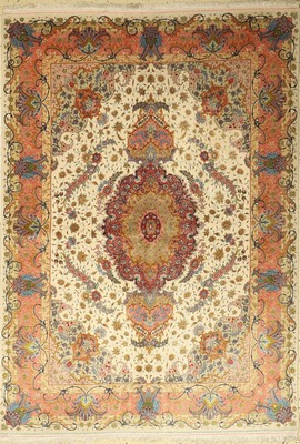 Feiner Täbriz (50 RAJ), Persien, um 1970, Korkwolle mit und auf Seide, ca. 212 x 150 cm,EHZ: 2