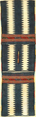 Sehr feine Azeri "Khordjin" antik, Südkaukasus Azerbaijan, Datiert 1911, indigoblaue Wolle und weiße Baumwolle gewebt auf Wolle/mit ...