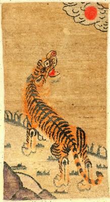 Pao Tao antik (Tiger & Rote Sonne), Nordostchina, Ende 19.Jhd., Wolle geknüpft auf Baumwolle. Der Tiger steht für Kraft und Stärke, die Sonne ...