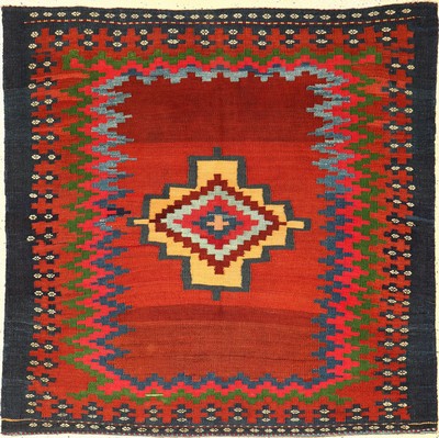Afschar "Sofreh" alt, Südpersien Sirjan-Region, um 1930/1940, Wolle gewebt auf Wolle. Dekorative flachgewebte Sofreh aus Südpersien in ...