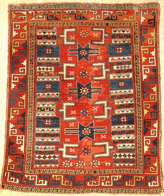 Seltener Bergama antik, Nordwestanatolien, 1.Hälfte 19.Jhd., Wolle geknüpft auf Wolle. Rarer Bergama mit Stern Motiven und ungewöhnlicher ...