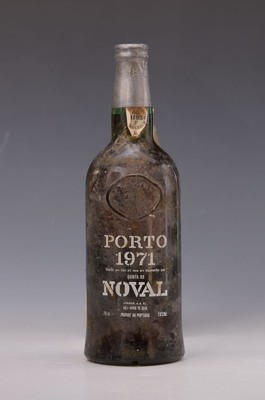1 Fl. 1971 Quinta do Noval House Reserve, Portwein, rückseitiges Etikett besch., num. 391054, geprägte Kapsel, 1980 in Flaschen gefüllt, nicht ...