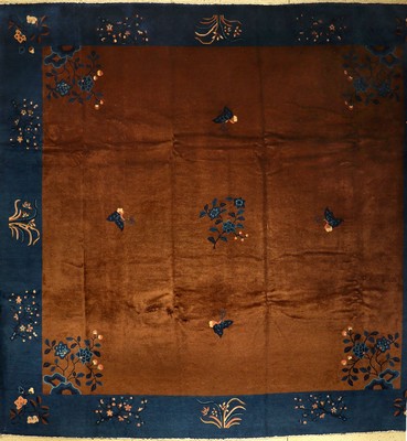 Peking antik, China, Ende 19.Jhd, Wolle aufBaumwolle, ca. 370 x 358 cm, EHZ: 2 (guter Zustand), sehr seltenes Format.
