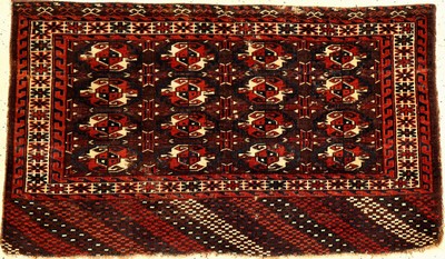 Yomud "Tschowal" antik, Turkmenistan, 19.Jhd., Wolle geknüpft auf Wolle. Feine Zelttasche der Yomuden mit seltener Schürzen-Zeichnung. ...