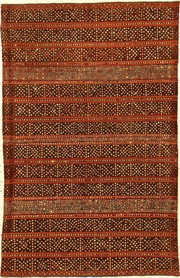 Indonesisches "Zeremonial-Textil" (Reich an Metall-Highlights) alt, Indonesien, um 1920, Glas-Technik auf Metall bestickt auf Baumwolle. ...