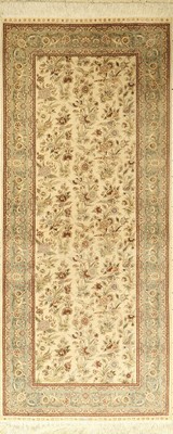 China Seide, ca. 30 Jahre, Naturseide, ca. 185 x 80 cm, EHZ: 2(verblasst)