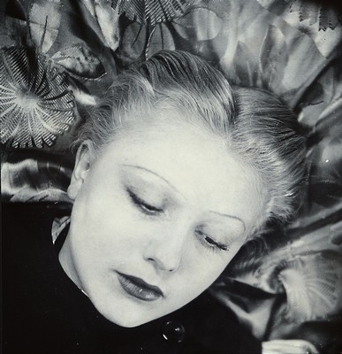 Otto Wols, 1913 - 1951, Fotografie auf Karton, Blattgröße 30 x 24 cm "Sonia Mossé", die Fotografie stammt aus dem 30er Jahre, der Abzug ...