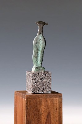Laszlo Taubert, geb. 1966, Bronzeskulptur, Männertorso auf Marmorpostament, mit Fingerabdruck signiert, Unikat von 1994/95, H. 28.5 cm, ...