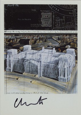 Christo, 1935 - 2020, Multiple wrapped Reichstag mit orig. Stoff, handsigniert, unter Glas, Rahmen, ca. 32 x 23 cm