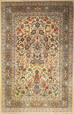 Esfahan fein, Persien, ca. 40 Jahre, Korkwolle mit und auf Seide, ca. 305 x 200 cm,EHZ: 3