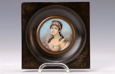 Miniaturmalerei, deutsch, um 1880-90, Porträt einer Frau mit Spitzenkragen und Haarschmuck, Gouache auf Elfenbein, rund, D. ca. 6.5cm, u.Gl., R., ...