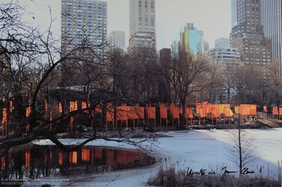 Christo und Jeanne-Claude, The Gates, Farboffset von 2005, handsigniert, ca. 50x75cm, u.Gl., R. ca. 62x94cm