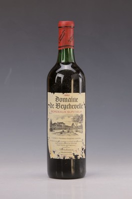 12 Flaschen 1982er Domaine de Beychevelle, Bordeaux Superieur, von mid shoulder bis top shoulder, ca. 0.75 l, in orig. Holzkisten, nicht verkostet