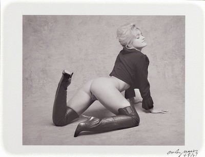 Craig Morey, 1952 Fort Wayne/USA, Aktfotografie, handsigniert und dat. 4.9.13, rückseitig mit Zertifikat, unter Glas, Rahmen,gesamt: 46 x 56 cm