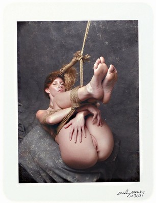 Craig Morey, 1952 Fort Wayne/USA, erotische Fotografie, handsigniert und dat. 10.3.13, rückseitig mit Zertifikat, unter Glasgesamt: 56 x 46 cm