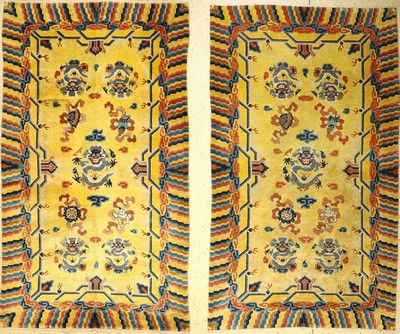 1 Paar feine Ning-Hsia "Drachenteppiche" alt, China, um 1940, Wolle geknüpft auf Baumwolle, ca. 220 x 128 cm, ca. 222 x 129 cm, EHZ: 2-3 ...